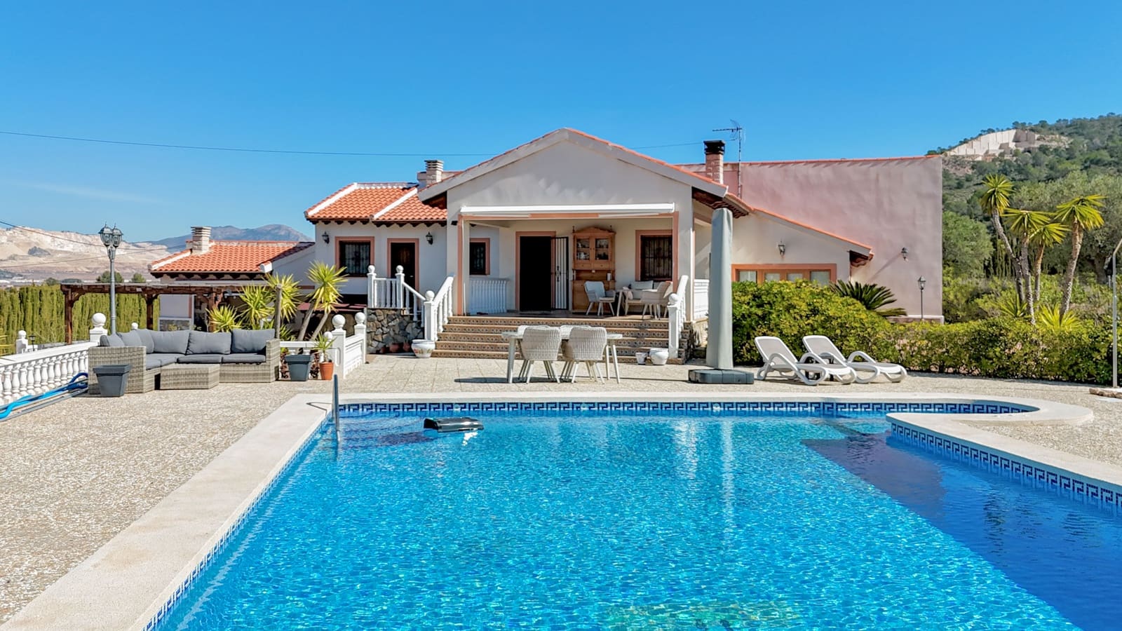 3 sypialnia Willa na sprzedaż w Aspe z basenem garażem - 475 000 € (Ref: 9793970)