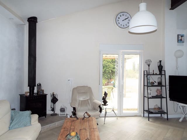 3 Zimmer Villa zu verkaufen in Caudete mit Pool Garage - 257.000 € (Ref: 9793995)