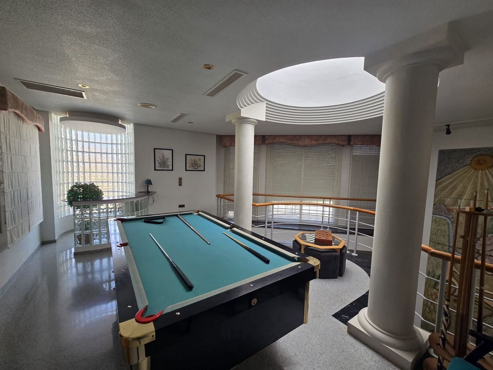 6 bedroom Villa for sale in Sax with pool garage - € 599,995 (Ref: 9796119)