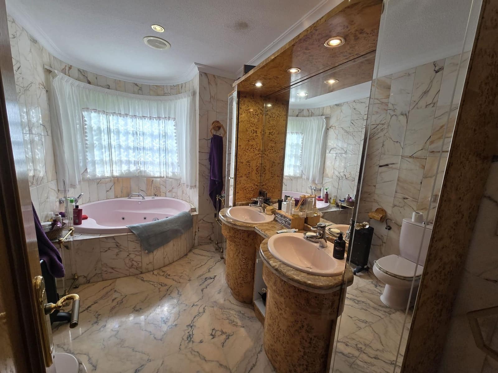 6 bedroom Villa for sale in Sax with pool garage - € 599,995 (Ref: 9796119)