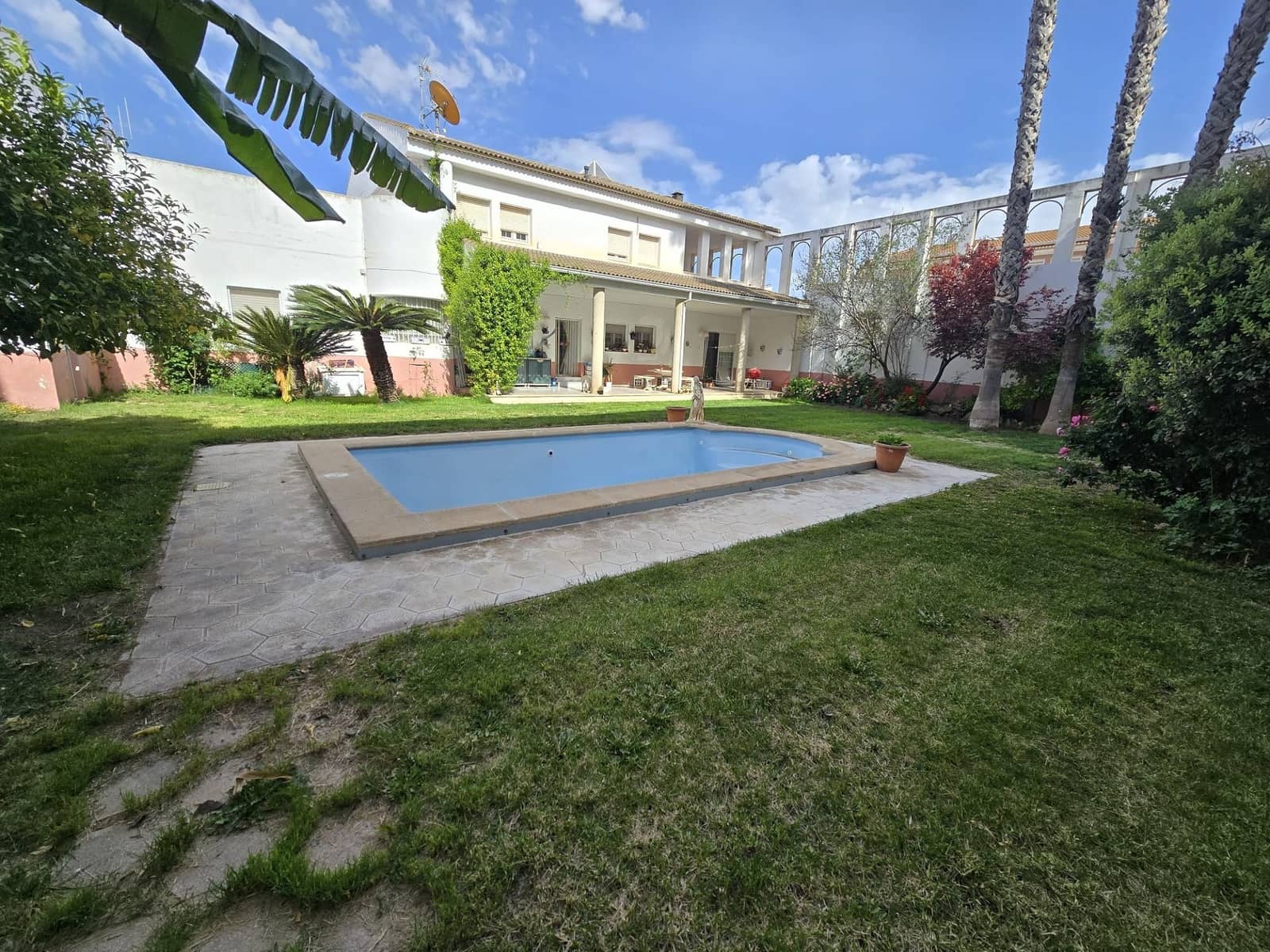 6 bedroom Villa for sale in Sax with pool garage - € 599,995 (Ref: 9796119)