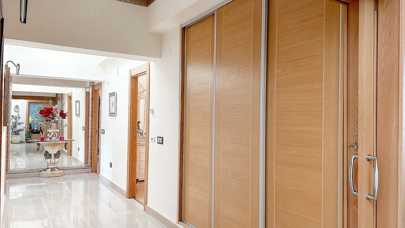 4 Zimmer Villa zu verkaufen in Yecla mit Pool Garage - 699.000 € (Ref: 9800334)