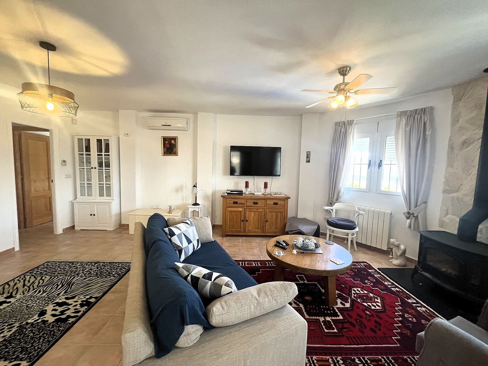 4 bedroom Villa for sale in Castalla with pool - € 360,000 (Ref: 9803882)