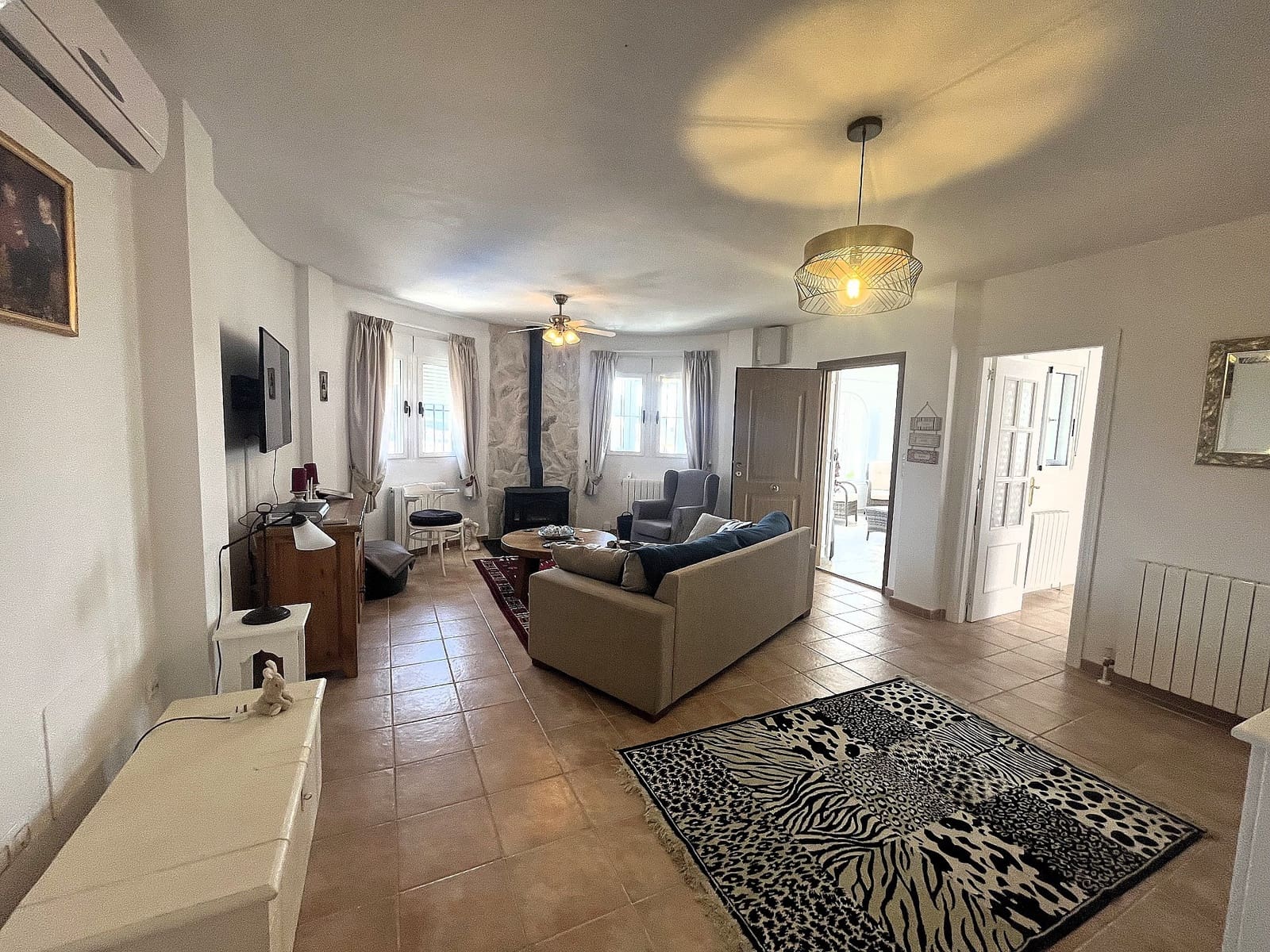 4 bedroom Villa for sale in Castalla with pool - € 360,000 (Ref: 9803882)