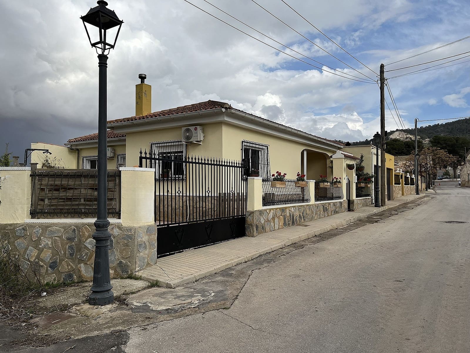 Casa de 3 habitaciones en Cañada de la Lena en venta - 165.000 € (Ref: 9806029)