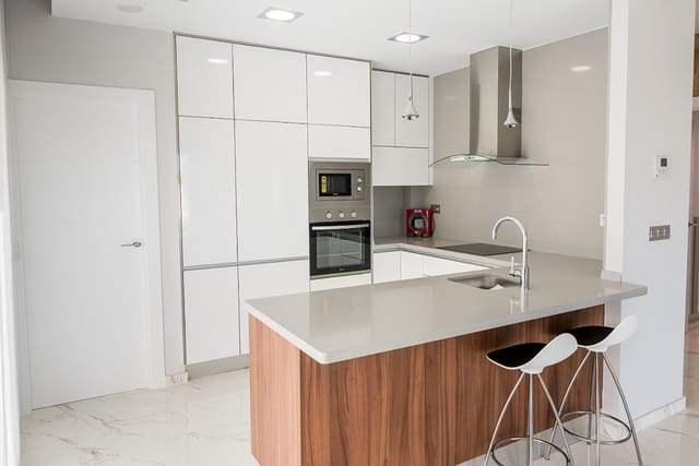 3 sypialnia Willa na sprzedaż w Villamartin, Orihuela z basenem - 370 000 € (Ref: 9807577)