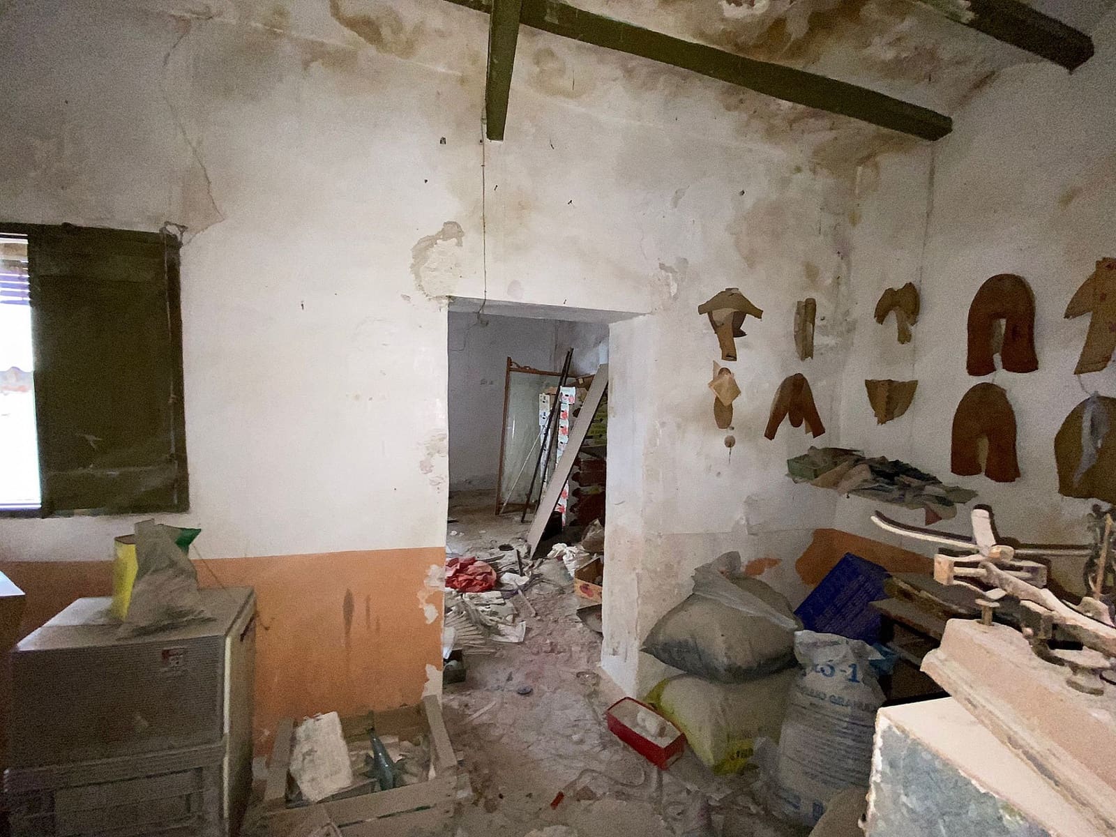 5 slaapkamer Huis te koop in Aspe - € 46.000 (Ref: 9807578)