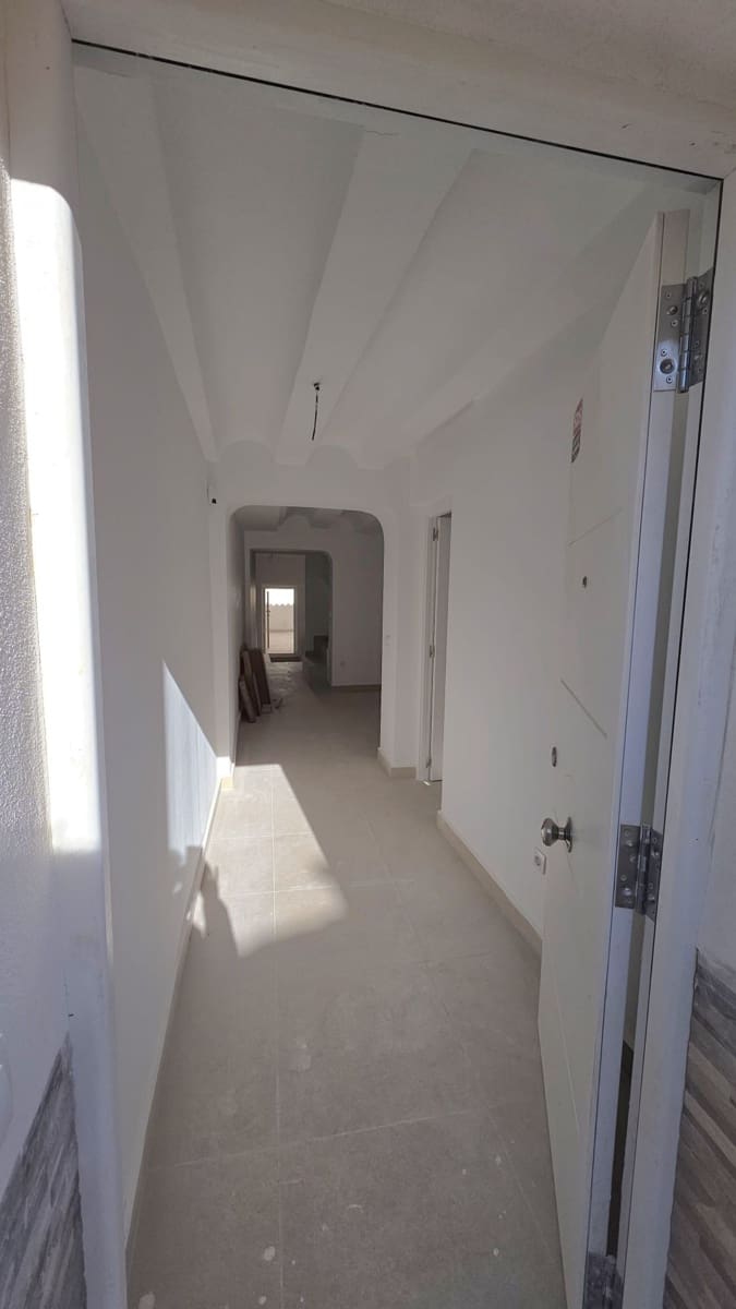 3 bedroom Townhouse for sale in Pinoso - € 135,000 (Ref: 9812957)