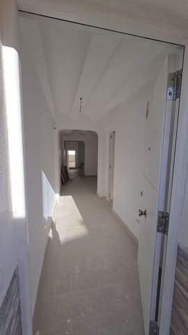 3 bedroom Townhouse for sale in Pinoso - € 135,000 (Ref: 9812957)