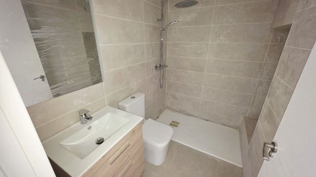 3 bedroom Townhouse for sale in Pinoso - € 135,000 (Ref: 9812957)