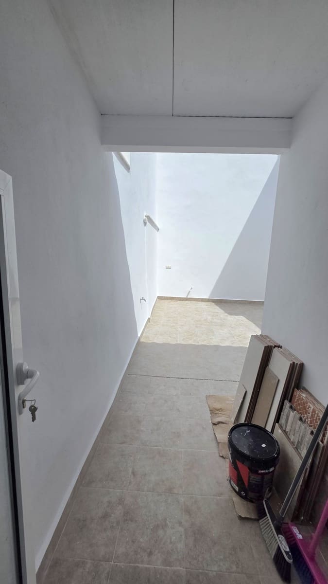 3 bedroom Townhouse for sale in Pinoso - € 129,999 (Ref: 9812957)