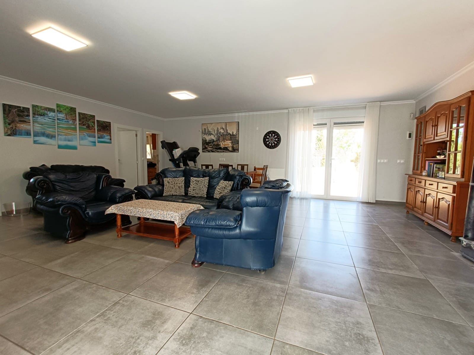 4 bedroom Villa for sale in Pinoso - € 420,000 (Ref: 9816946)