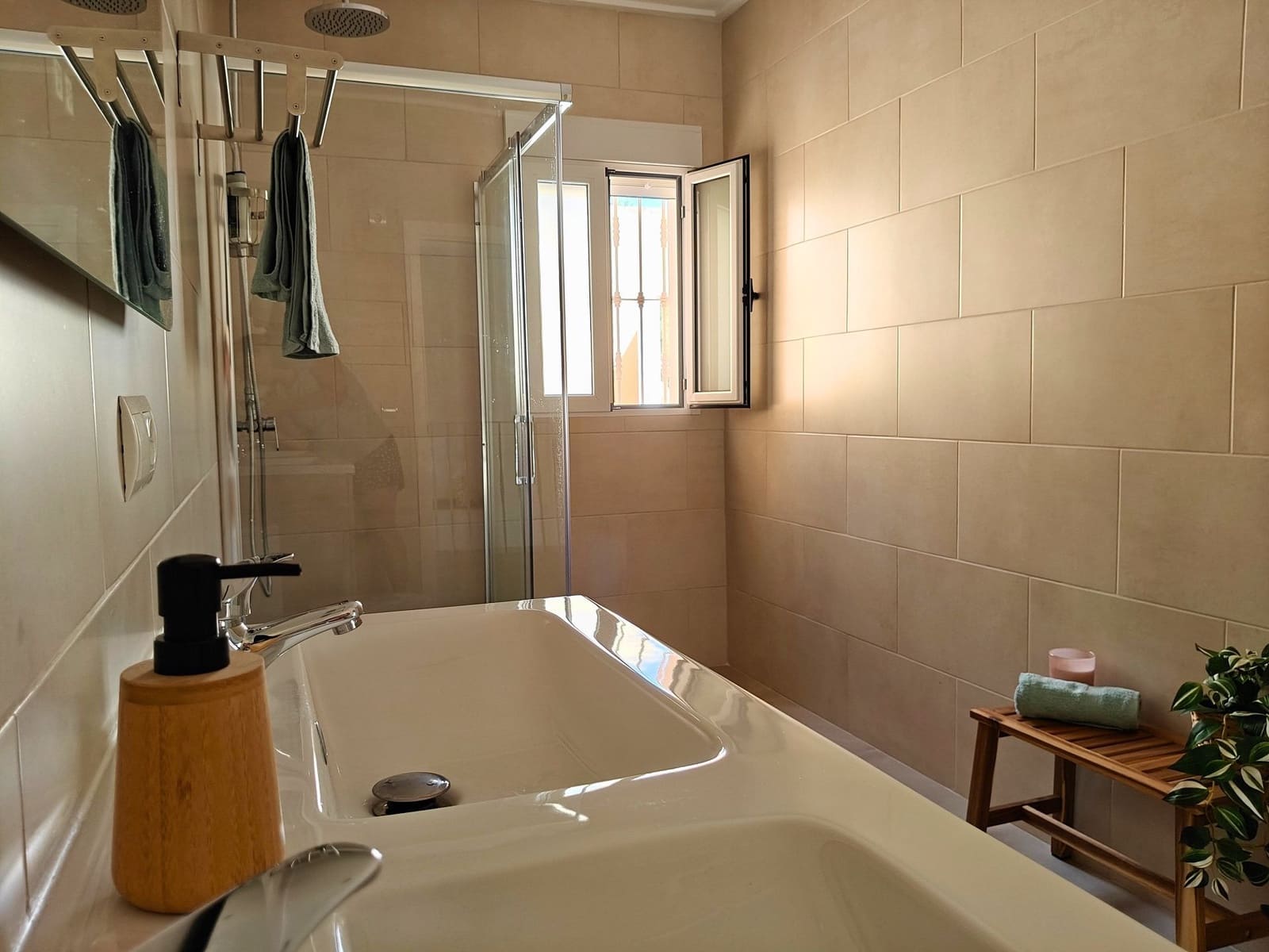 3 bedroom Villa for sale in Sax with pool garage - € 459,995 (Ref: 9819838)