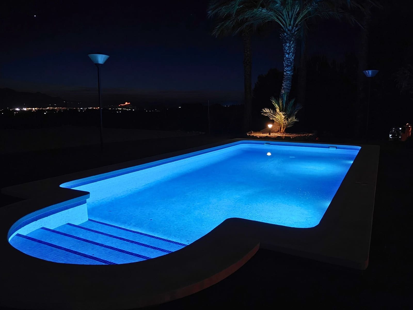 3 bedroom Villa for sale in Sax with pool garage - € 459,995 (Ref: 9819838)
