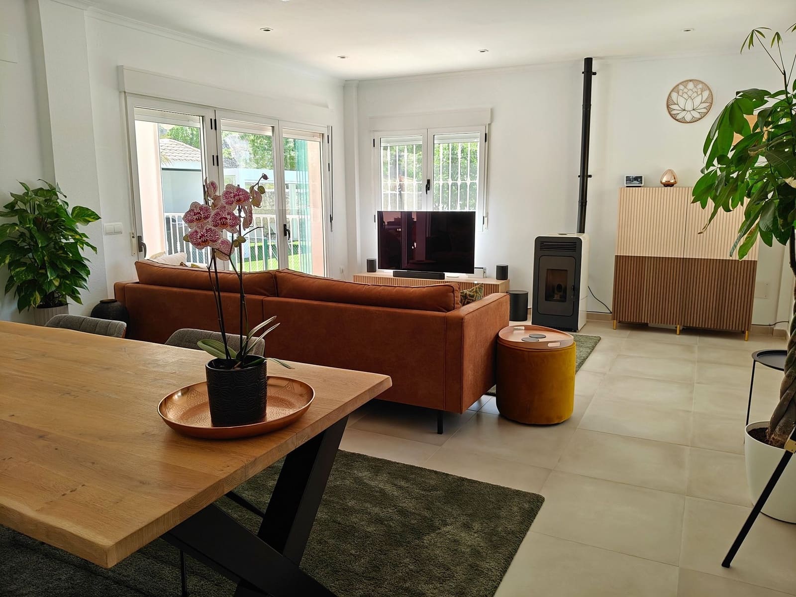 3 bedroom Villa for sale in Sax with pool garage - € 459,995 (Ref: 9819838)