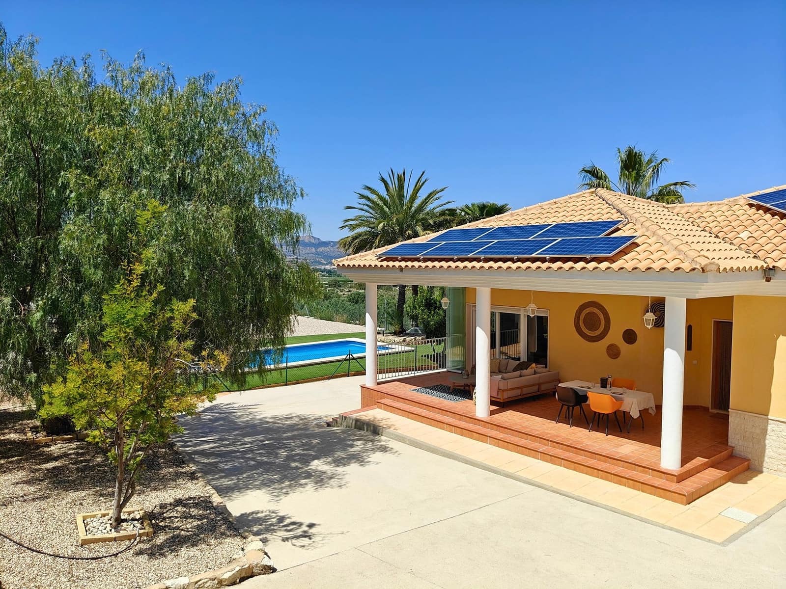 3 bedroom Villa for sale in Sax with pool garage - € 459,995 (Ref: 9819838)