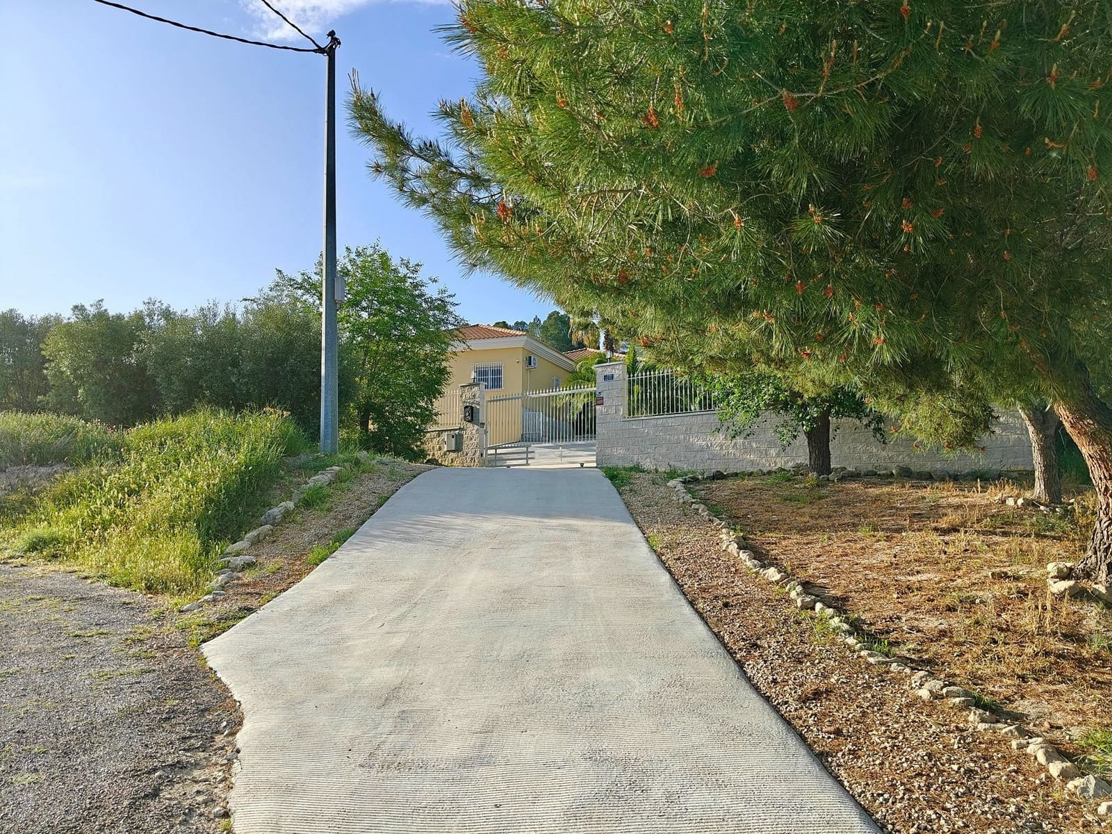 3 bedroom Villa for sale in Sax with pool garage - € 459,995 (Ref: 9819838)