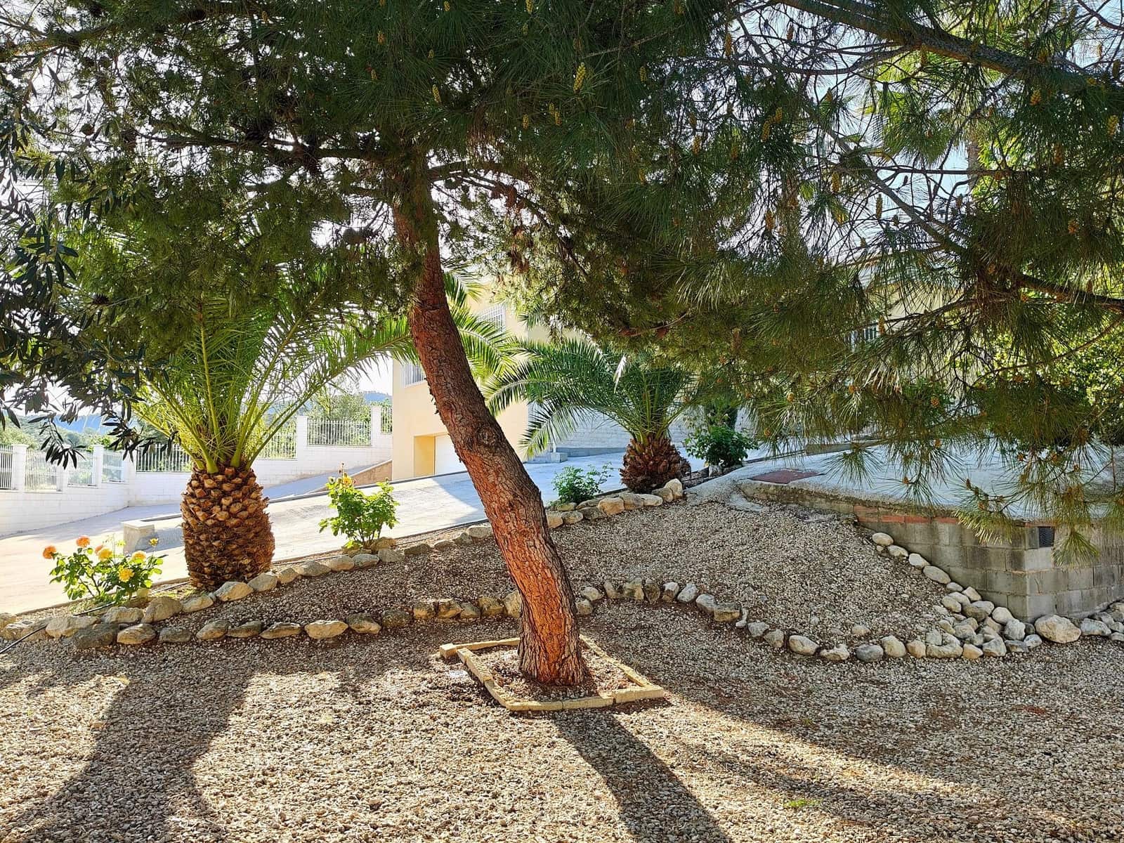 3 bedroom Villa for sale in Sax with pool garage - € 459,995 (Ref: 9819838)