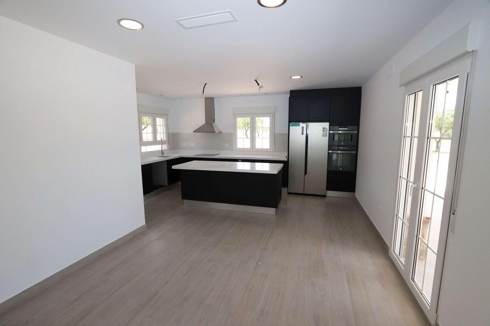 4 soveværelse Villa til salg i Sax - € 547.000 (Ref: 9824601)