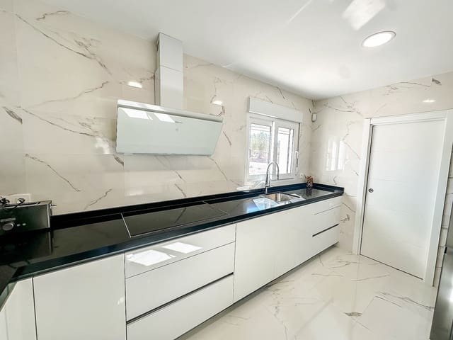 4 soveværelse Villa til salg i Sax med swimmingpool garage - € 423.000 (Ref: 9824602)
