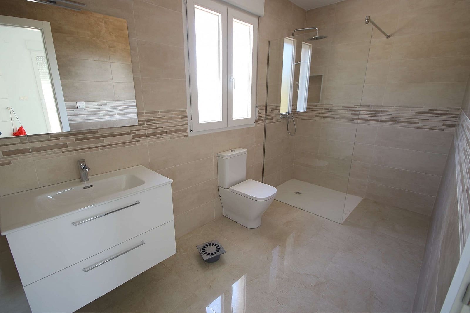 4 soveværelse Villa til salg i Sax med swimmingpool garage - € 491.000 (Ref: 9824603)