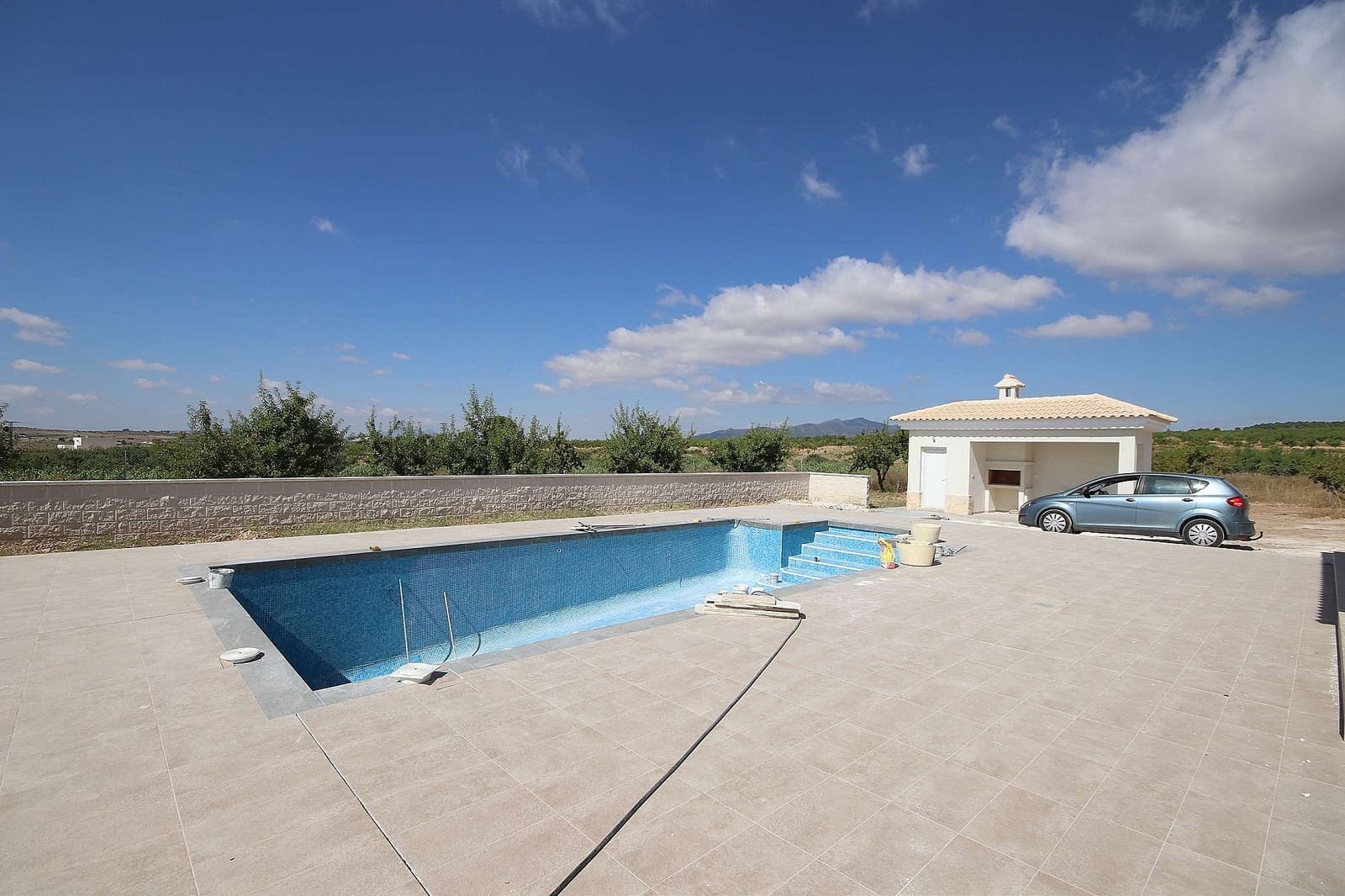 4 soveværelse Villa til salg i Sax med swimmingpool garage - € 491.000 (Ref: 9824603)