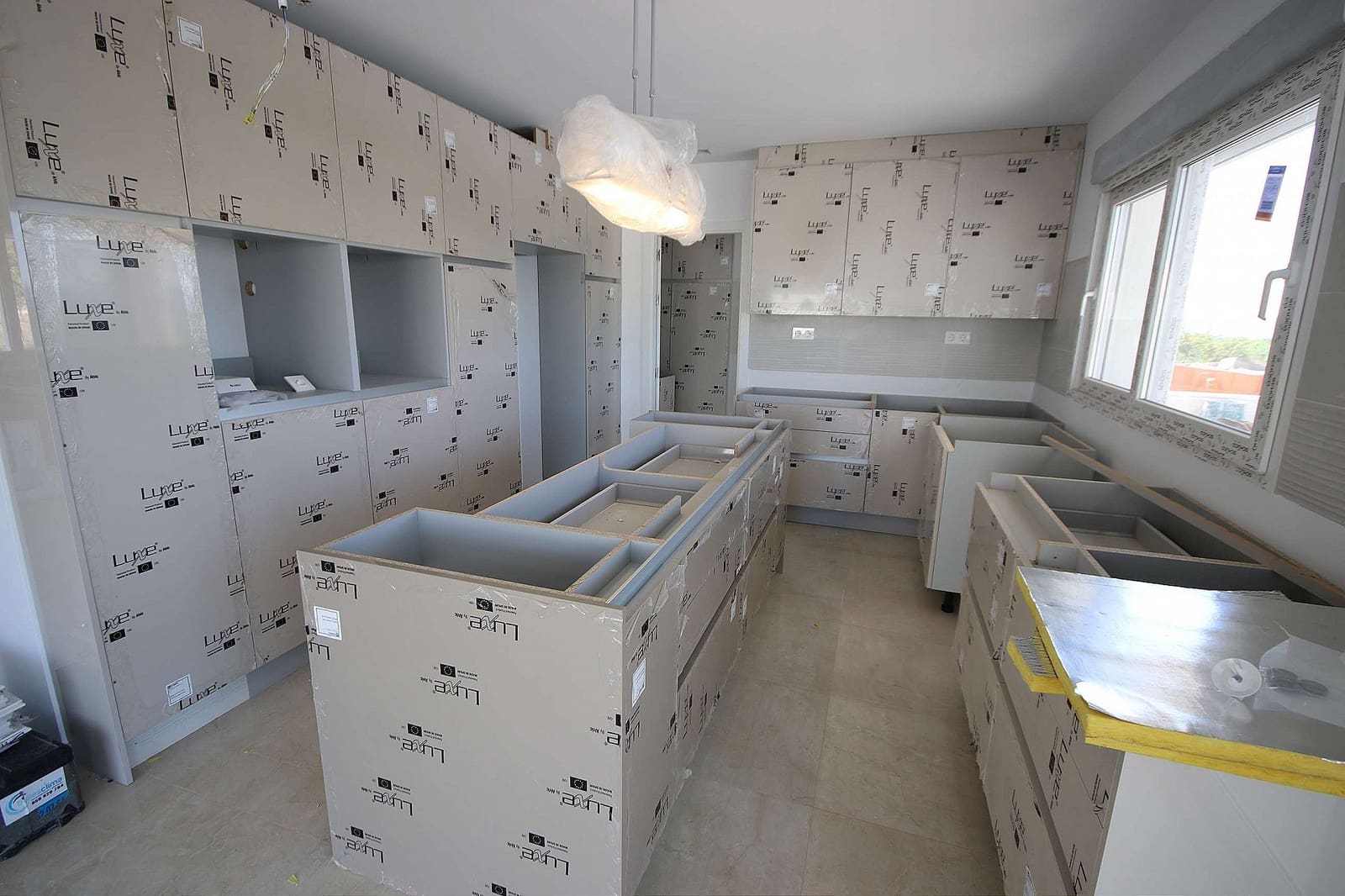 4 soveværelse Villa til salg i Sax med swimmingpool garage - € 491.000 (Ref: 9824603)