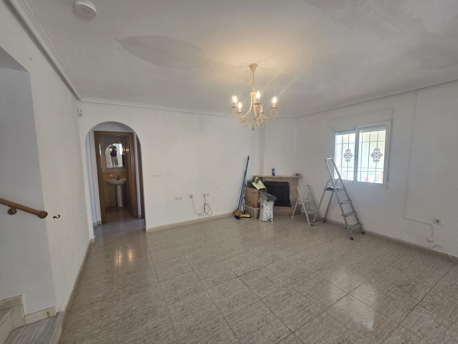 5 bedroom Villa for sale in Monforte del Cid with pool - € 349,995 (Ref: 9828230)