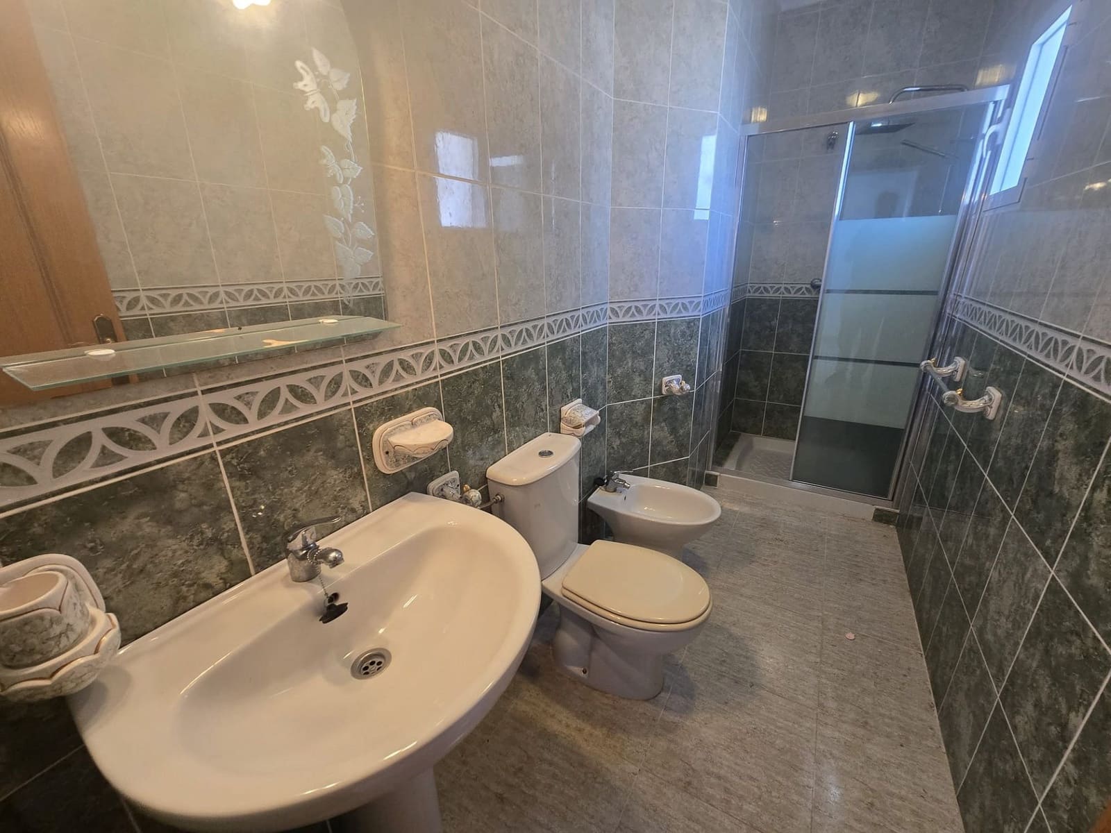 5 bedroom Villa for sale in Monforte del Cid with pool - € 349,995 (Ref: 9828230)