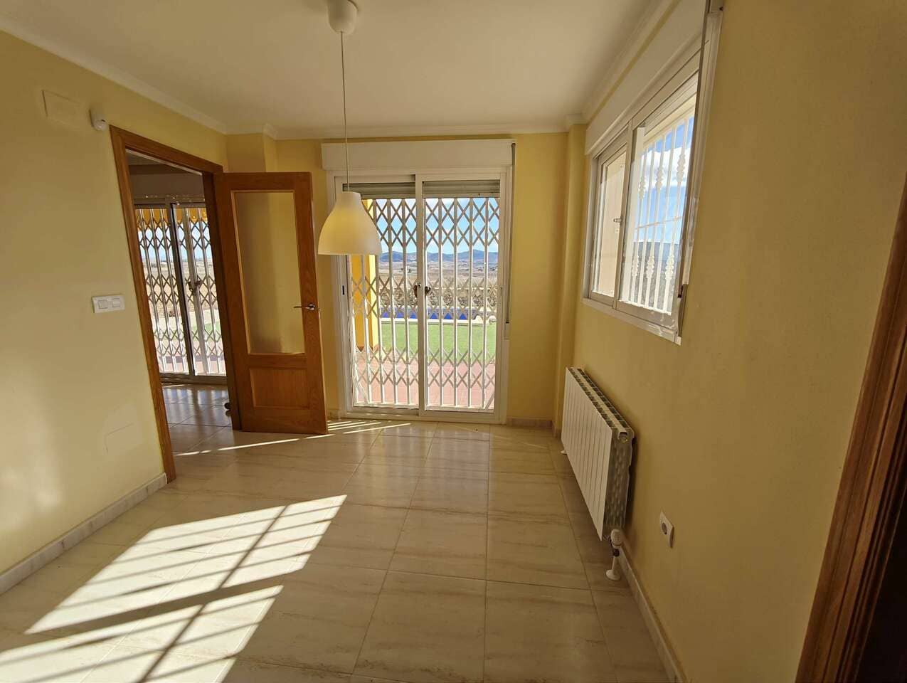 4 soveværelse Villa til salg i Pinoso med swimmingpool - € 324.995 (Ref: 9828232)