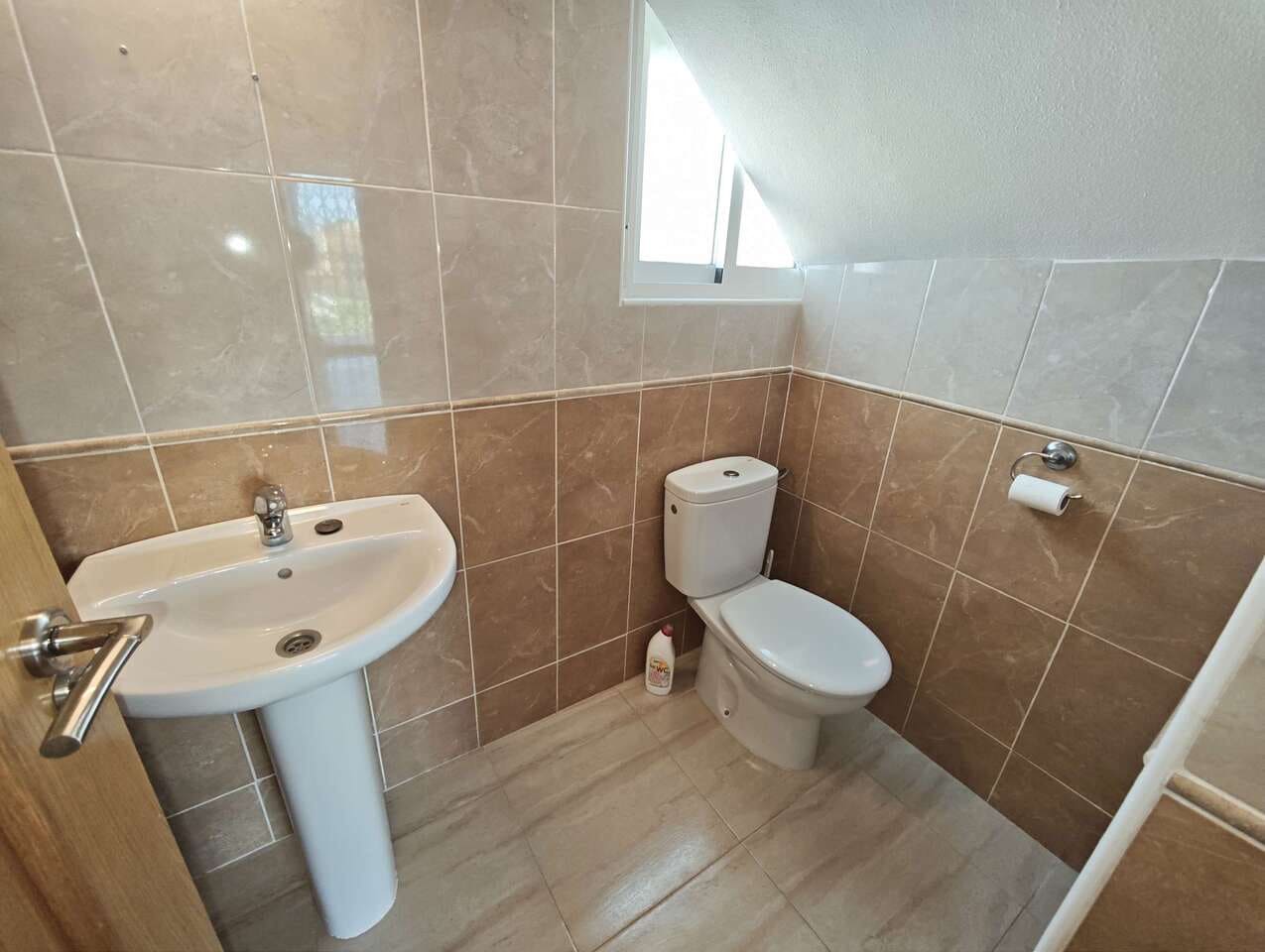 4 soveværelse Villa til salg i Pinoso med swimmingpool - € 324.995 (Ref: 9828232)