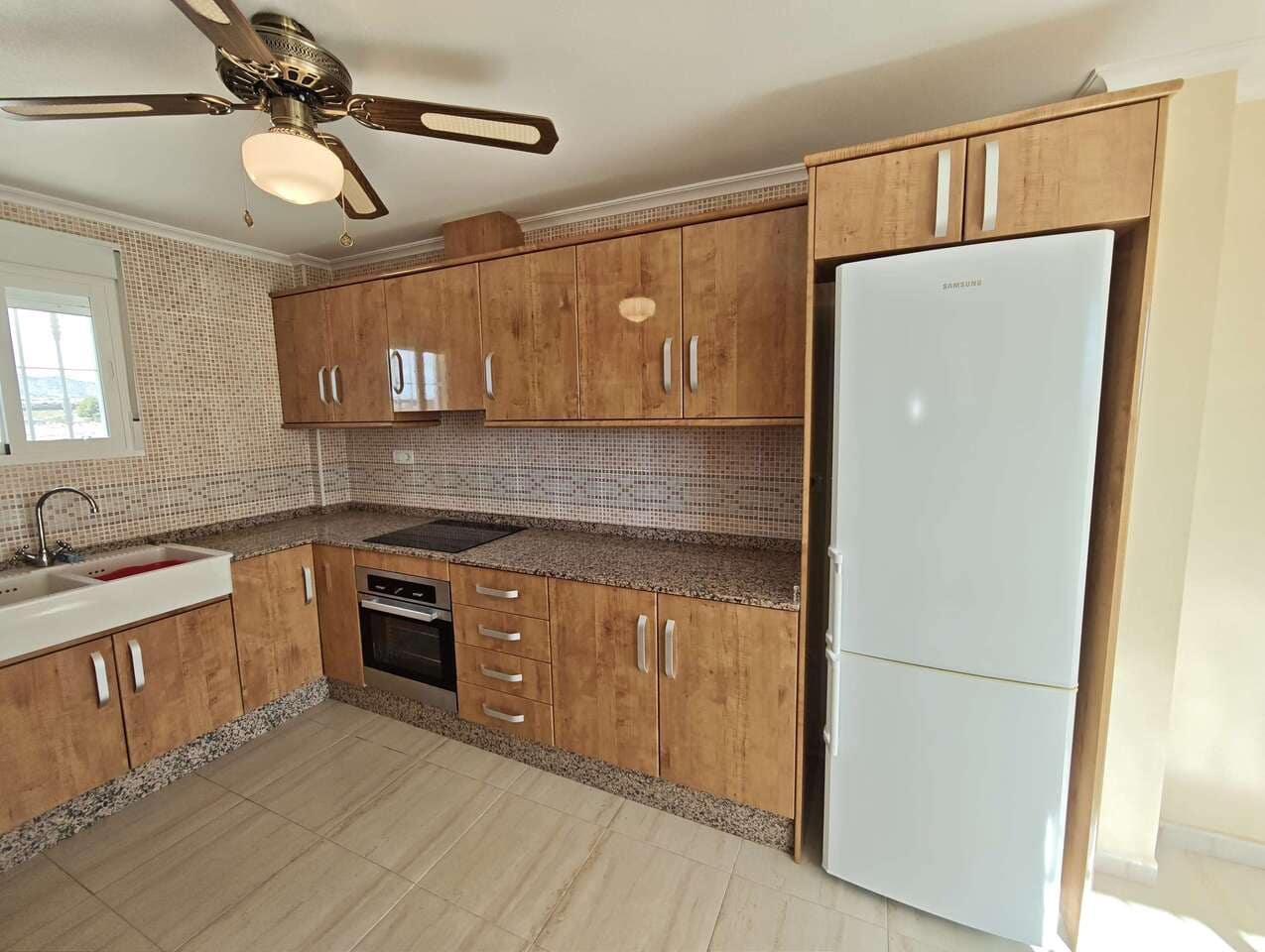 4 soveværelse Villa til salg i Pinoso med swimmingpool - € 324.995 (Ref: 9828232)