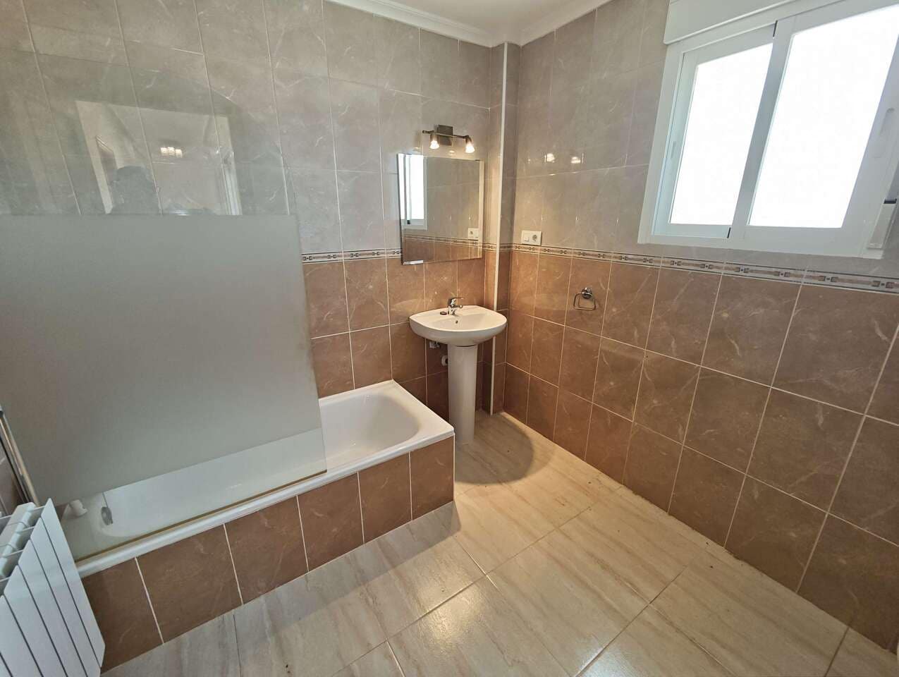4 soveværelse Villa til salg i Pinoso med swimmingpool - € 324.995 (Ref: 9828232)