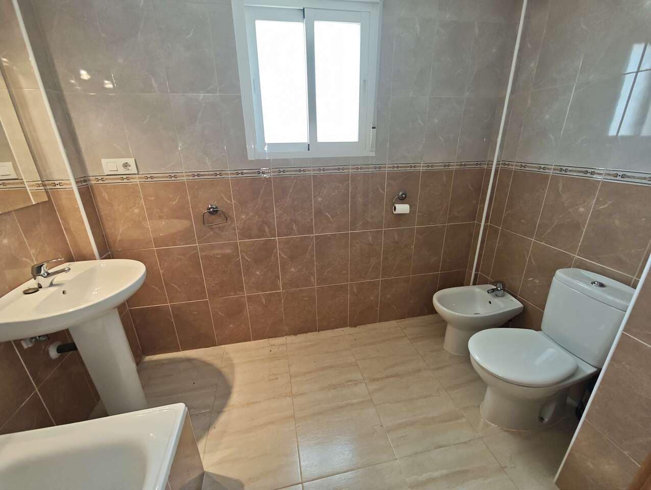 4 soveværelse Villa til salg i Pinoso med swimmingpool - € 324.995 (Ref: 9828232)
