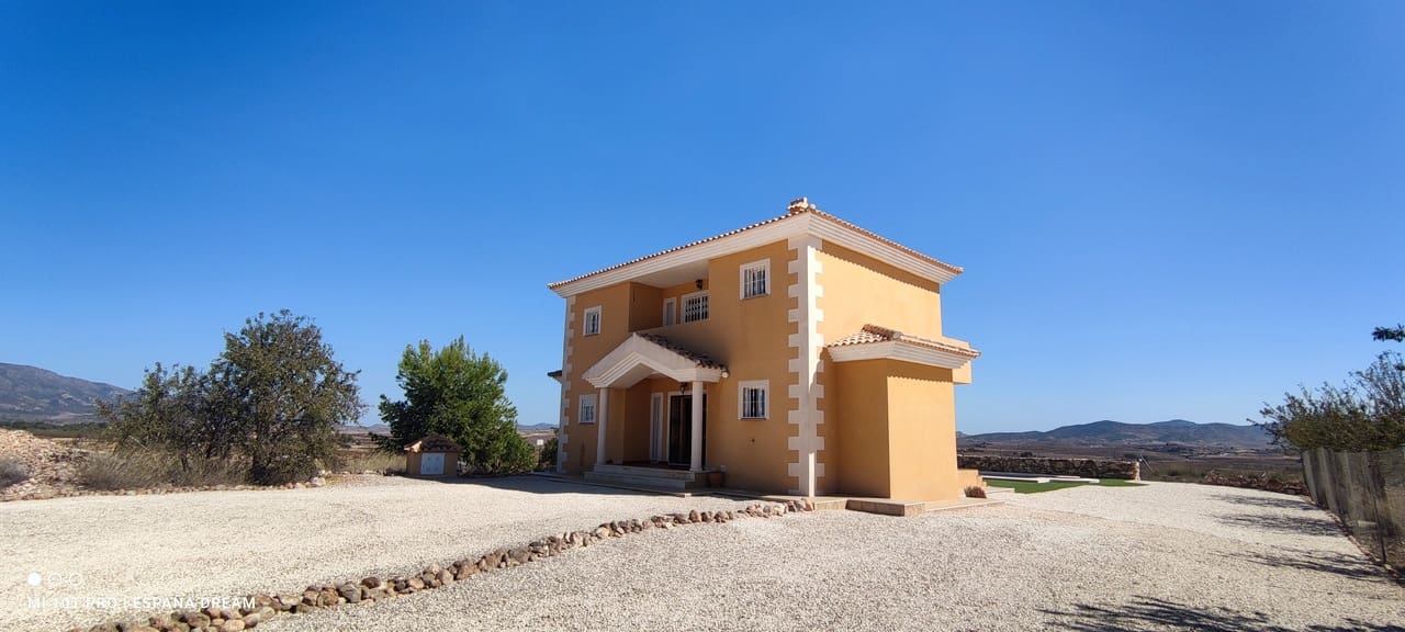 4 soveværelse Villa til salg i Pinoso med swimmingpool - € 324.995 (Ref: 9828232)