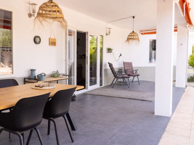 5 bedroom Villa for sale in Biar with pool - € 499,000 (Ref: 9830565)