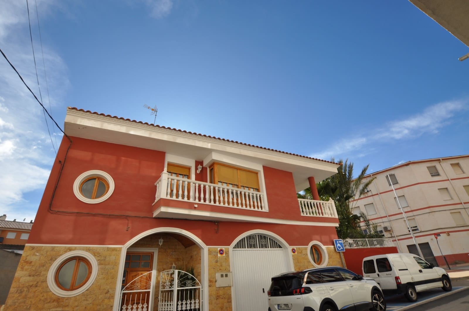 4 soveværelse Villa til salg i Sax - € 450.000 (Ref: 9830571)