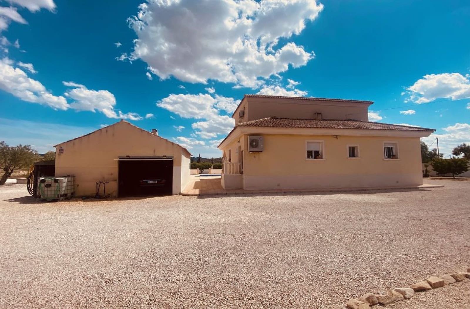 4 soveværelse Villa til salg i Macisvenda med swimmingpool garage - € 479.000 (Ref: 9830602)