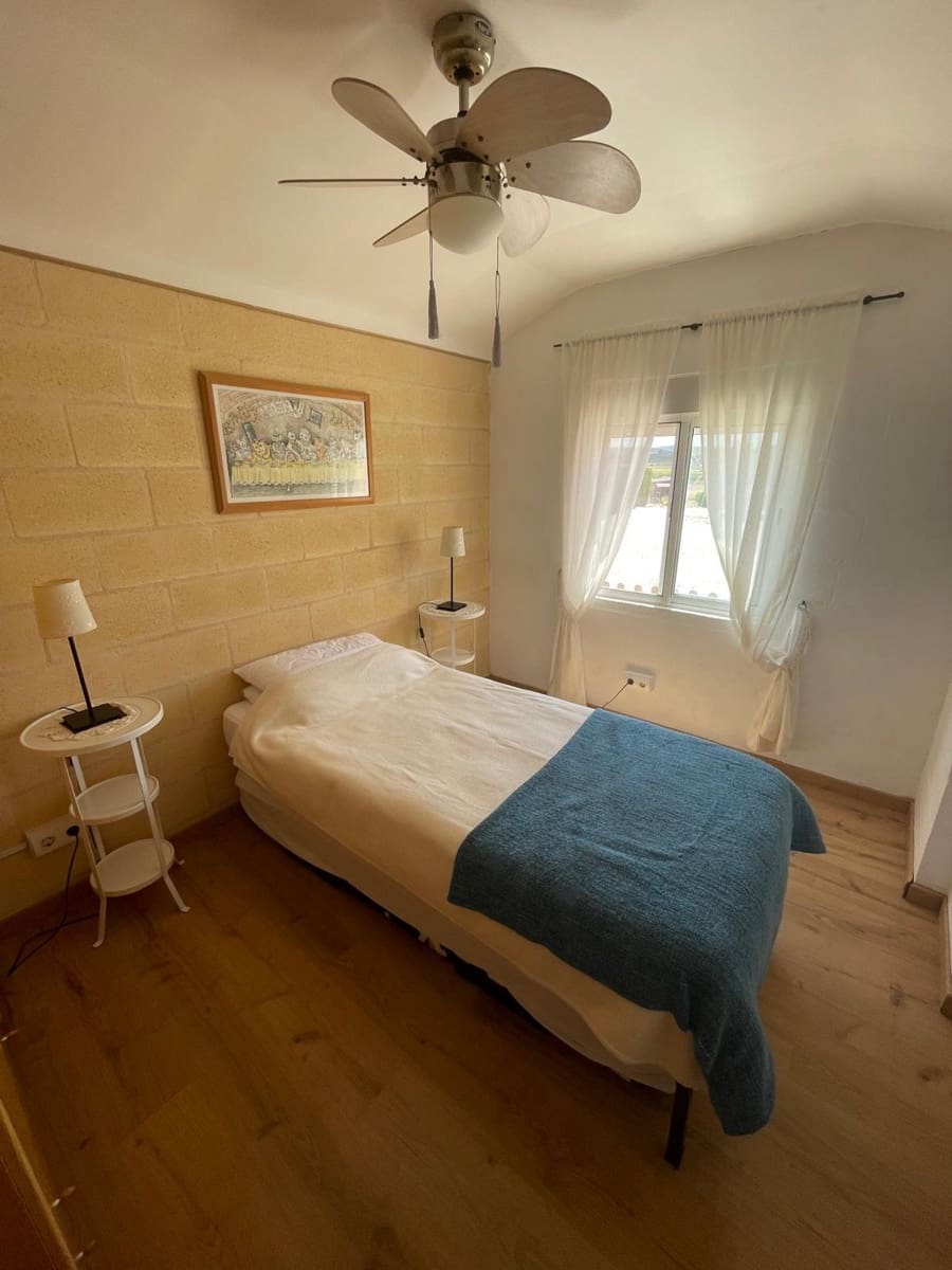 4 bedroom Villa for sale in Pinoso - € 425,000 (Ref: 9833189)