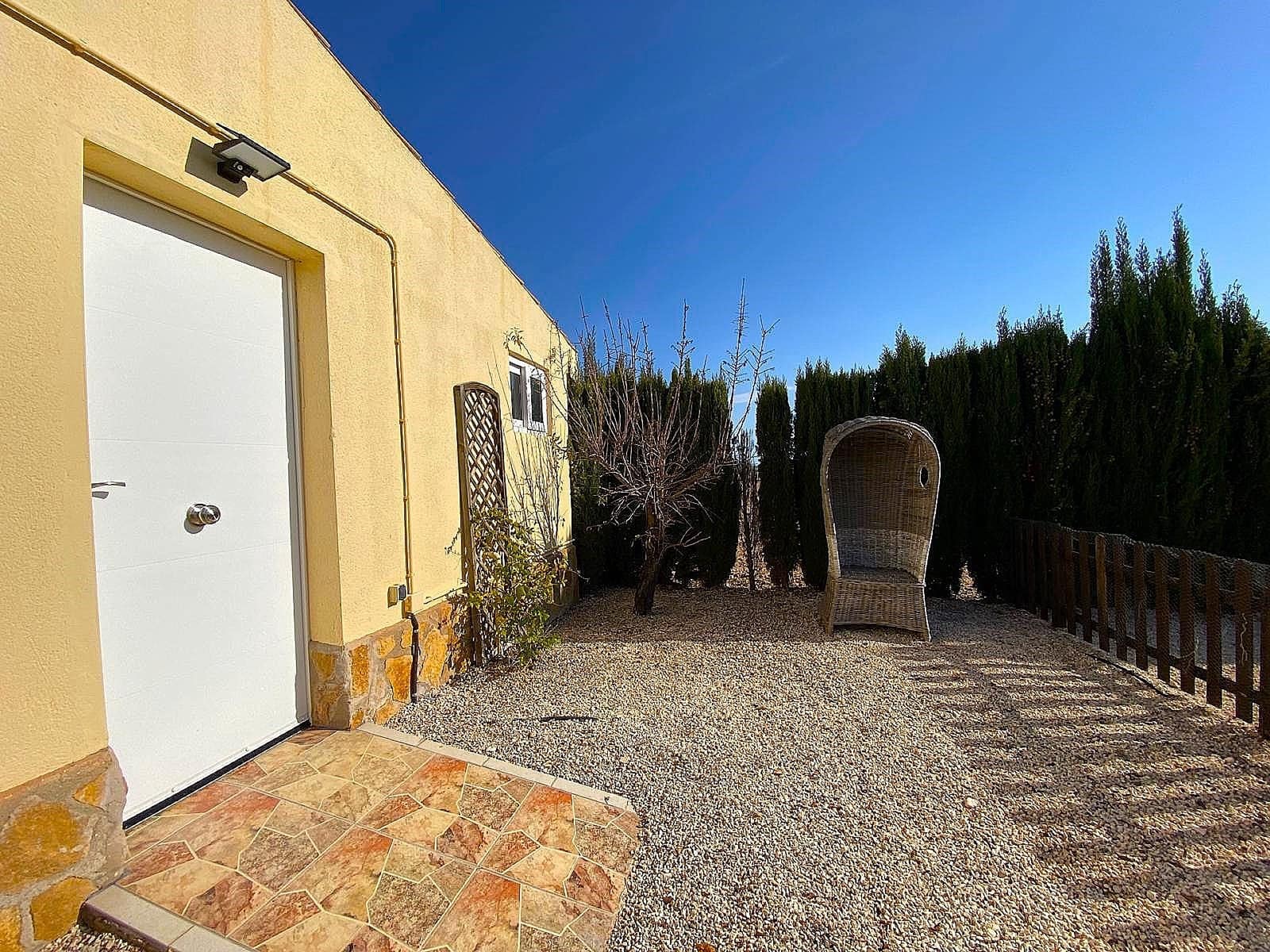 4 bedroom Villa for sale in Lel - € 390,000 (Ref: 9835129)