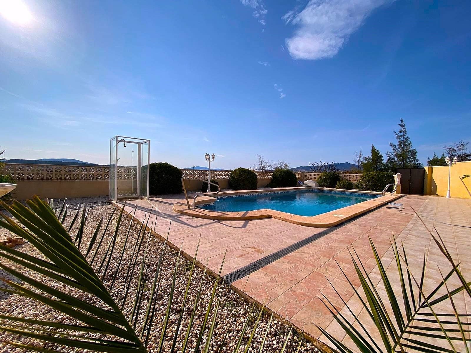 4 bedroom Villa for sale in Lel - € 390,000 (Ref: 9835129)