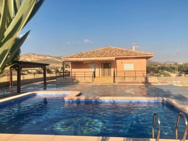 3 bedroom Villa for sale in Abanilla with pool - € 297,000 (Ref: 9838845)