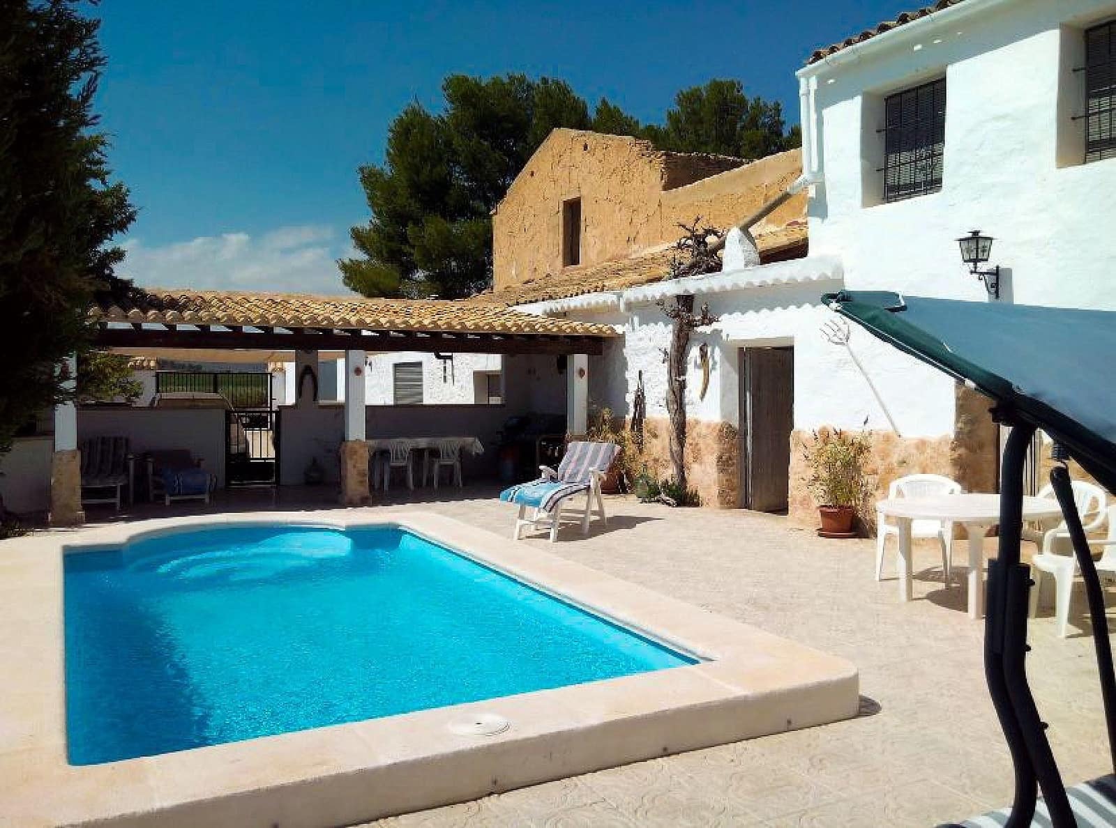 5 quarto Moradia Geminada para venda em Pinoso com piscina garagem - 299 995 € (Ref: 9844797)