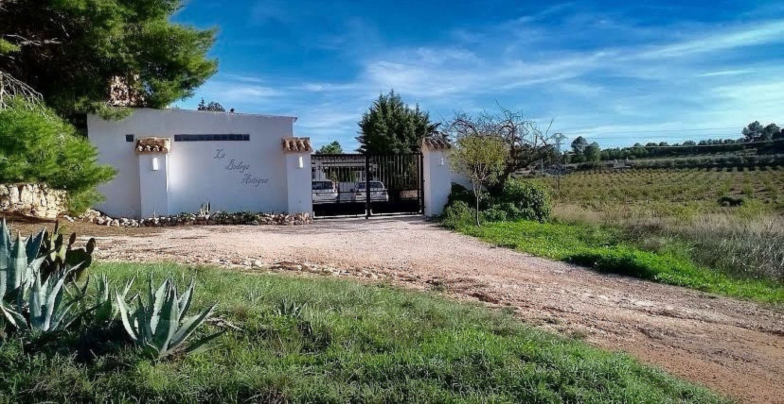 5 quarto Moradia Geminada para venda em Pinoso com piscina garagem - 299 995 € (Ref: 9844797)