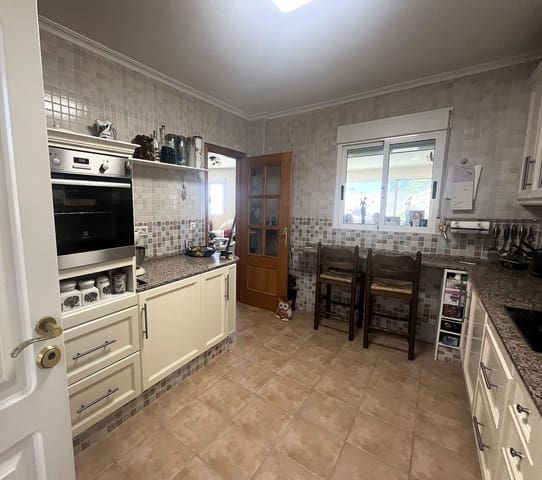 4 soveværelse Villa til salg i Castalla - € 295.000 (Ref: 9850902)