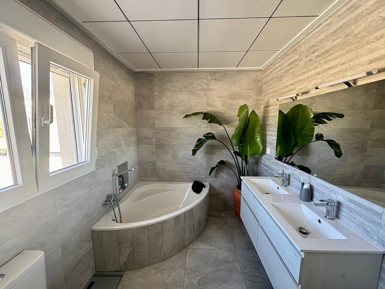 5 Zimmer Villa zu verkaufen in Pinoso mit Pool Garage - 675.000 € (Ref: 9854817)