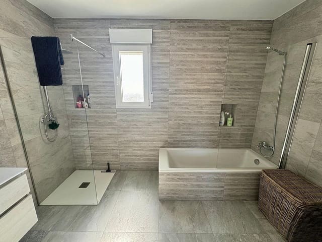 5 Zimmer Villa zu verkaufen in Pinoso mit Pool Garage - 675.000 € (Ref: 9854817)