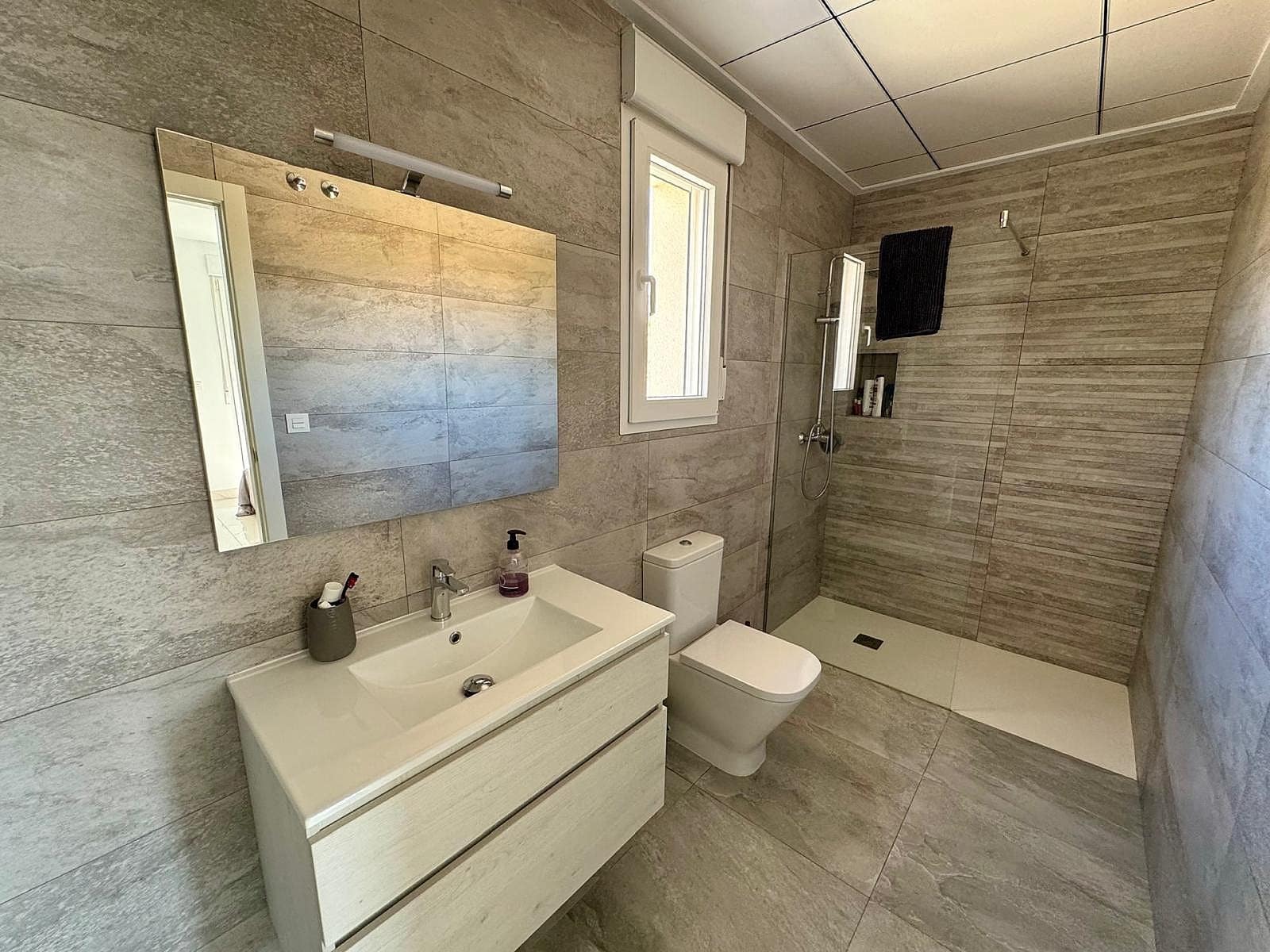 5 Zimmer Villa zu verkaufen in Pinoso mit Pool Garage - 675.000 € (Ref: 9854817)