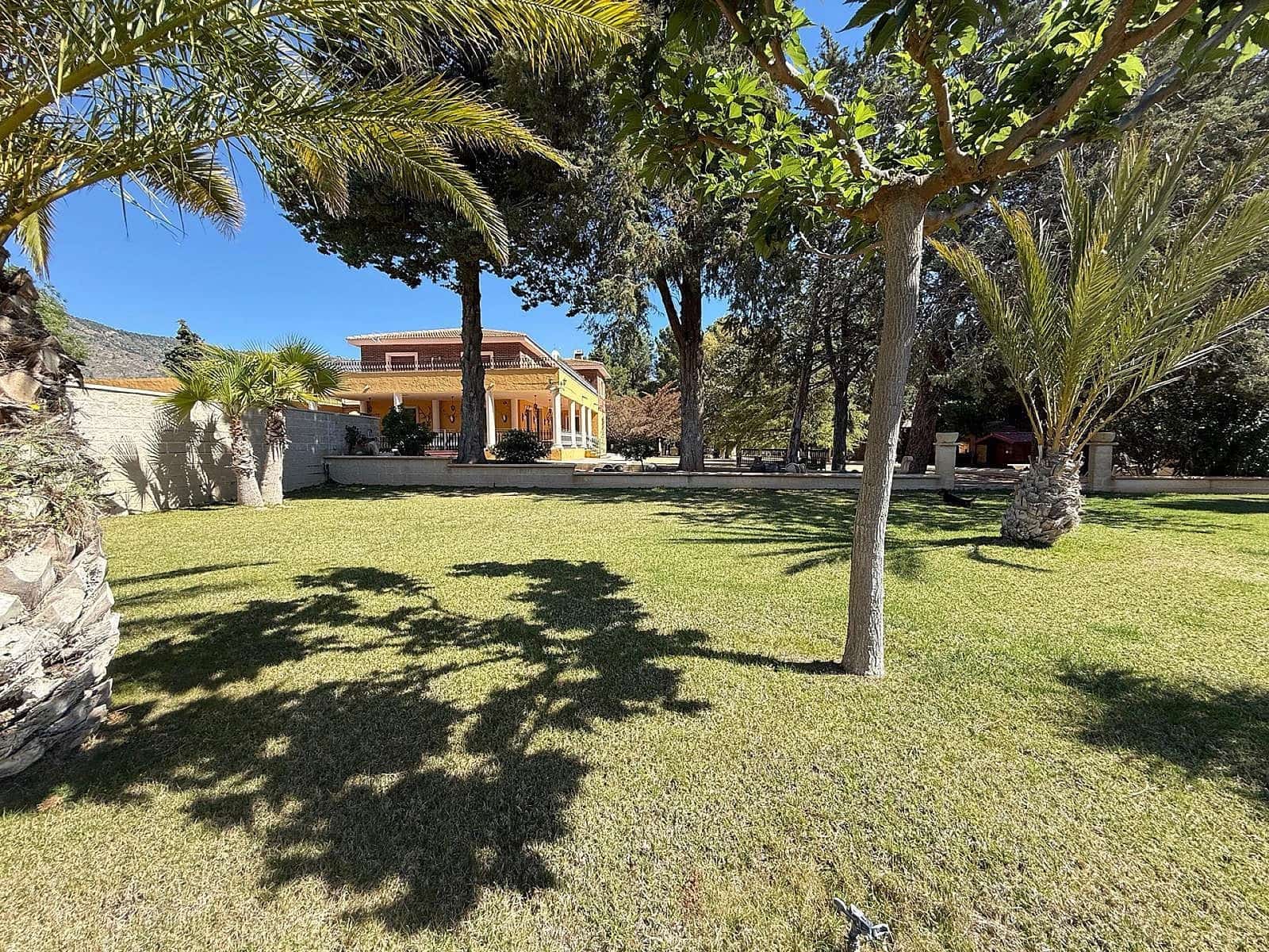 6 bedroom Villa for sale in Salinas - € 949,000 (Ref: 9863983)