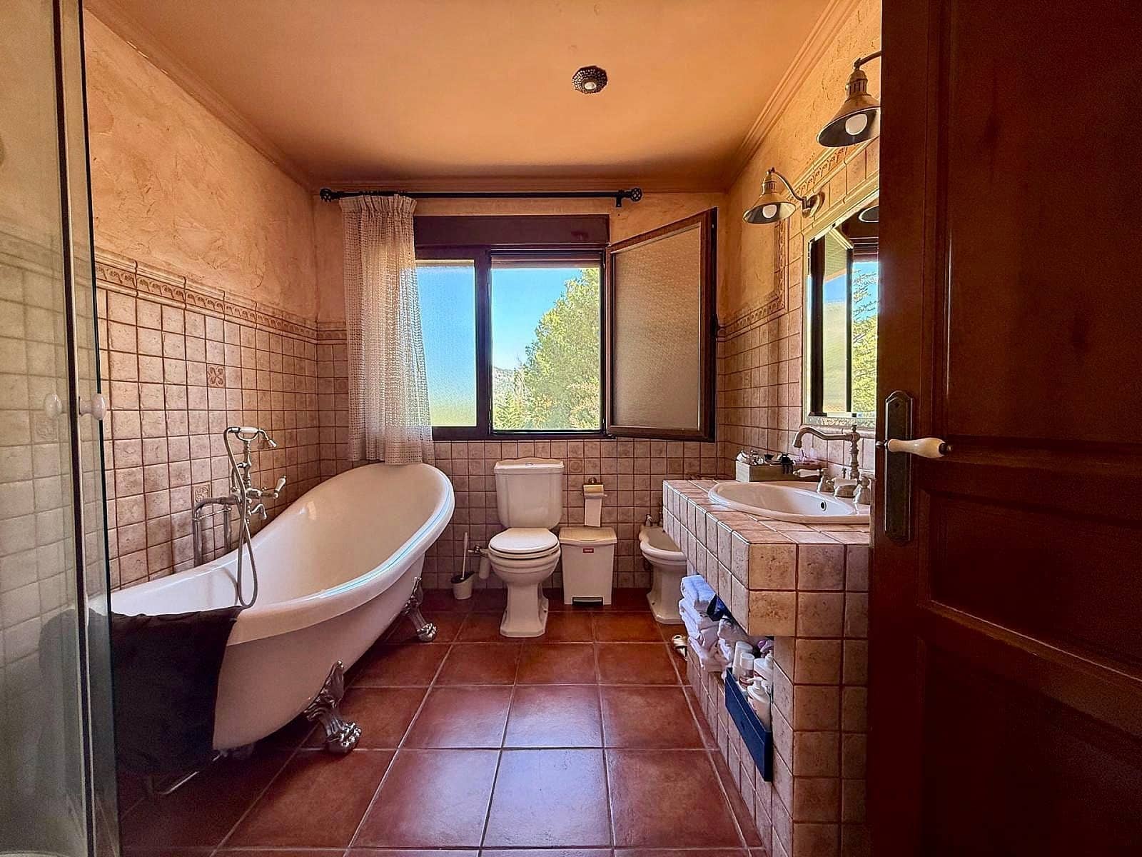 6 bedroom Villa for sale in Salinas - € 949,000 (Ref: 9863983)